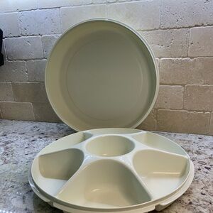 Tupperware vegetable and dip tray with lid